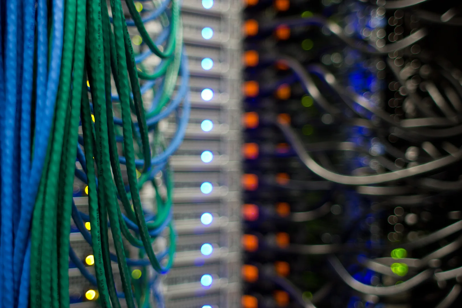 Rack servers and switches with cabling in a data centre